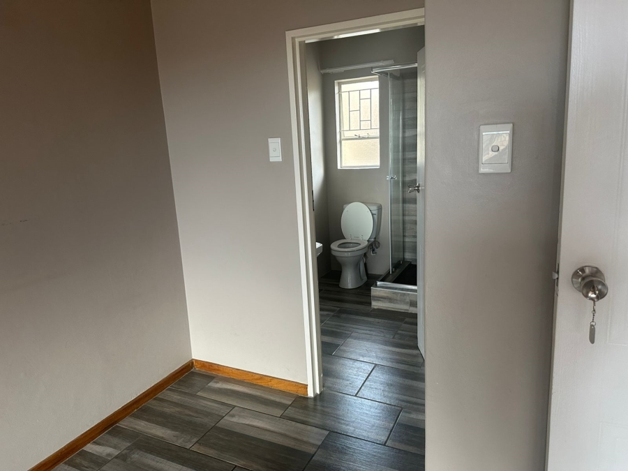 To Let 3 Bedroom Property for Rent in Pentagon Park Free State